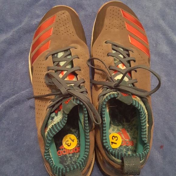 Shoes - Picture 3 of 4